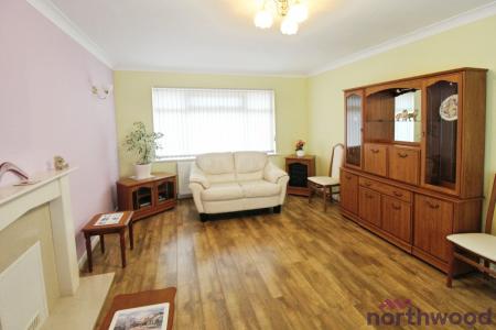 2 bedroom Detached bungalow for sale in Queens Road, Clacton-On-Sea, CO15