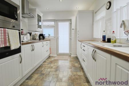 2 bedroom Detached bungalow for sale in Queens Road, Clacton-On-Sea, CO15