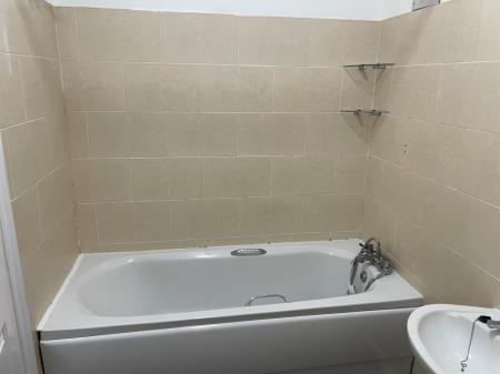 1 bedroom Flat to let in High Street, Clacton-On-Sea, CO15