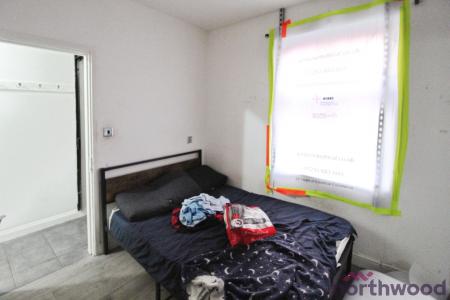 1 bedroom Maisonette for sale in Bennetts Castle Lane, Dagenham, RM8