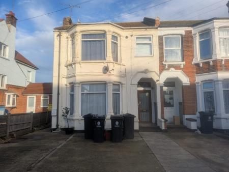 1 bedroom Flat to let in Thoroughgood Road, Clacton-On-Sea, CO15