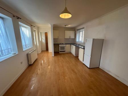 1 bedroom Flat to let in Marine Parade East, Clacton-On-Sea, CO15