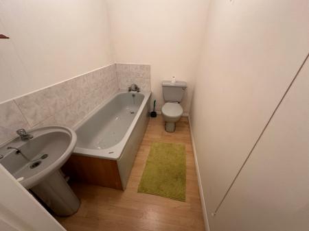 1 bedroom Flat to let in Marine Parade East, Clacton-On-Sea, CO15