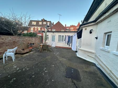 1 bedroom Flat to let in Marine Parade East, Clacton-On-Sea, CO15