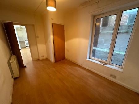 1 bedroom Flat to let in Marine Parade East, Clacton-On-Sea, CO15