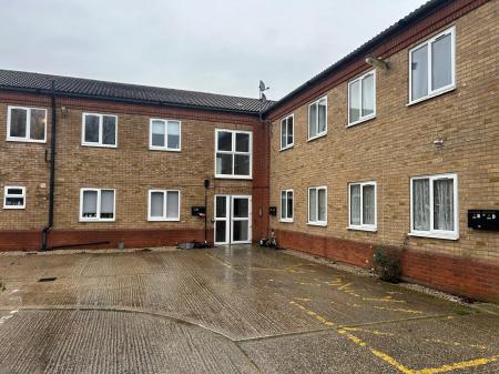 3 bedroom Flat to let in Station Road, Thorpe-le-Soken, CO16