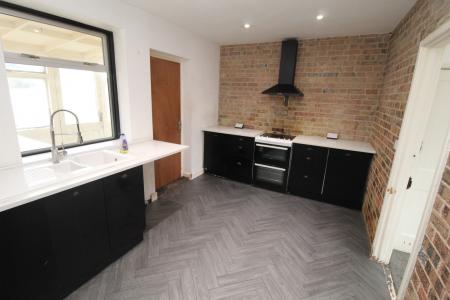 3 bedroom Terraced House to let in Alderton Road, Colchester, CO4