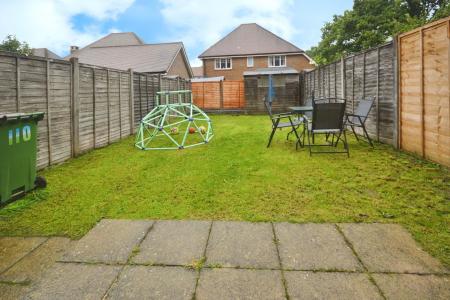 2 bedroom End of terrace house for sale in Beeches Way, Faygate, RH12