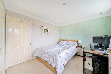 2 bedroom Terraced House for sale in Boleyn Close, Maidenbower, Crawley, RH10