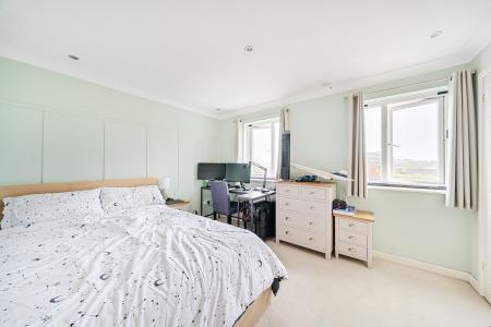 2 bedroom Terraced House for sale in Boleyn Close, Maidenbower, Crawley, RH10