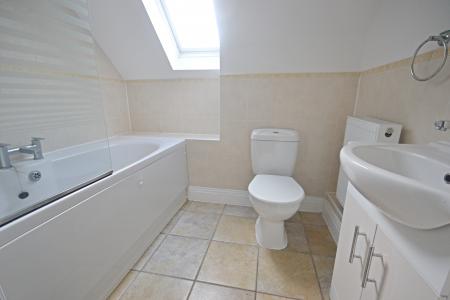 1 bedroom Flat for sale in Brewer Road, Southgate, Crawley, RH10