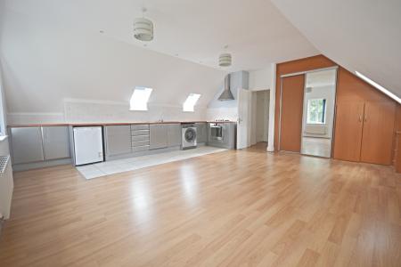 1 bedroom Flat for sale in Brewer Road, Southgate, Crawley, RH10