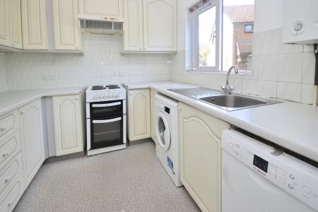 3 bedroom Terraced House for sale in Maizecroft, Horley, RH6
