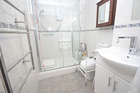2 bedroom Flat for sale in Oak Road, Southgate, Crawley, RH11