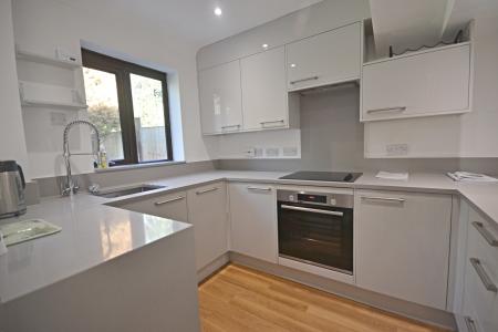 Alfred Close, Worth, Crawley, RH10