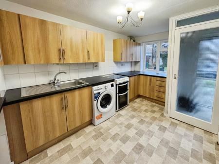 2 bedroom Terraced House to let in Ash Keys, Southgate, Crawley, RH10
