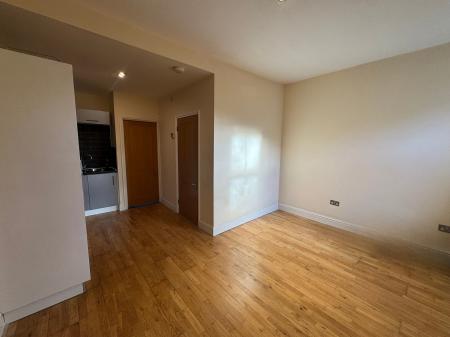 1 bedroom Flat to let in Lumley Road, Horley, RH6