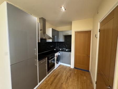 1 bedroom Flat to let in Lumley Road, Horley, RH6