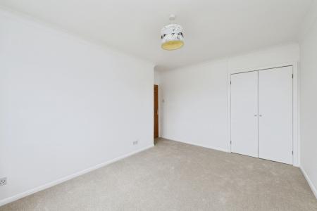 3 bedroom End of terrace house to let in Linkfield Street, Redhill, RH1