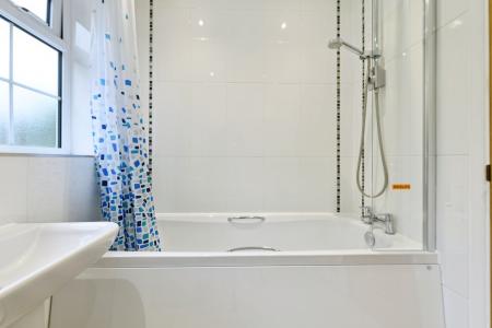 3 bedroom End of terrace house to let in Linkfield Street, Redhill, RH1