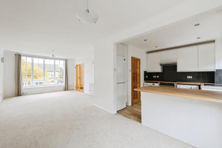 3 bedroom End of terrace house to let in Linkfield Street, Redhill, RH1