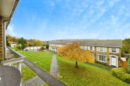 3 bedroom End of terrace house to let in Linkfield Street, Redhill, RH1