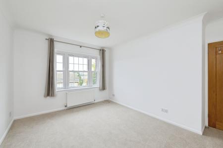 3 bedroom End of terrace house to let in Linkfield Street, Redhill, RH1