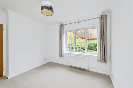3 bedroom End of terrace house to let in Linkfield Street, Redhill, RH1