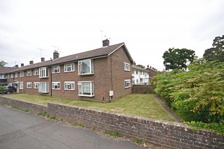 2 bedroom Maisonette for sale in Dower Walk, Gossops Green, Crawley, RH11