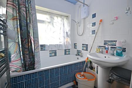 2 bedroom Maisonette for sale in Dower Walk, Gossops Green, Crawley, RH11