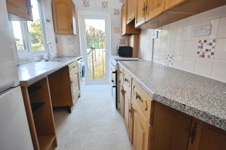 3 bedroom Semi-detached house to let in Rushams Road, Horsham, RH12