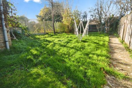 3 bedroom Semi-detached house to let in Rushams Road, Horsham, RH12