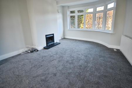 3 bedroom Semi-detached house to let in Rushams Road, Horsham, RH12