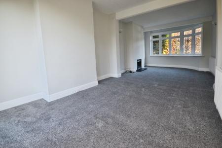 3 bedroom Semi-detached house to let in Rushams Road, Horsham, RH12