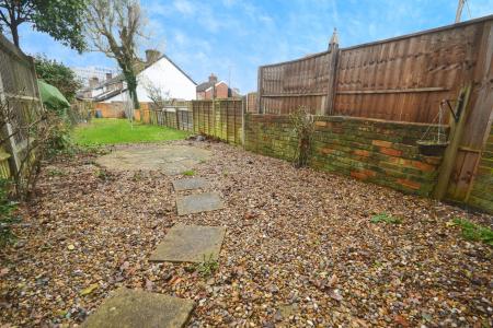 3 bedroom Terraced House for sale in Albany Road, West Green, Crawley, RH11