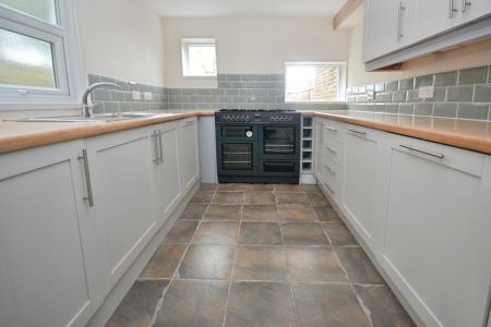 3 bedroom Terraced House for sale in Albany Road, West Green, Crawley, RH11