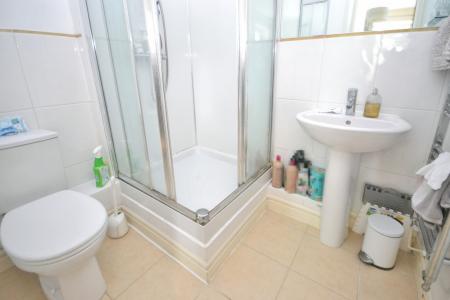 3 bedroom Town house to let in Farriers Court, Horsham, RH12