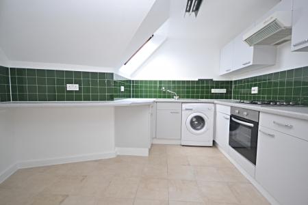 2 bedroom Flat to let in Jengers Mead, Billingshurst, RH14