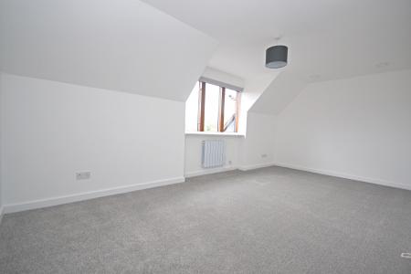 2 bedroom Flat to let in Jengers Mead, Billingshurst, RH14