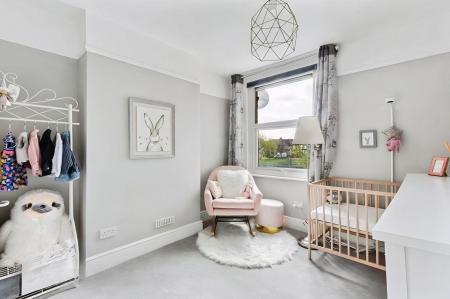 4 bedroom House to let in Leslie Park Road, Croydon - Surrey, CR0