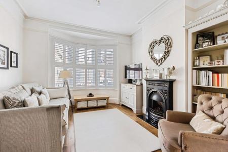 4 bedroom House to let in Leslie Park Road, Croydon - Surrey, CR0