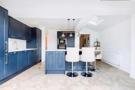 4 bedroom House to let in Leslie Park Road, Croydon - Surrey, CR0