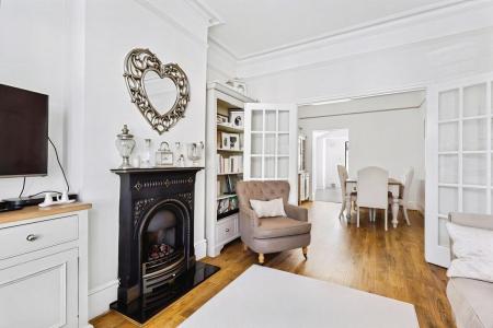 4 bedroom House to let in Leslie Park Road, Croydon - Surrey, CR0