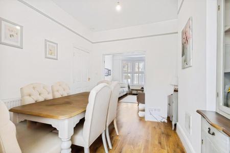 4 bedroom House to let in Leslie Park Road, Croydon - Surrey, CR0