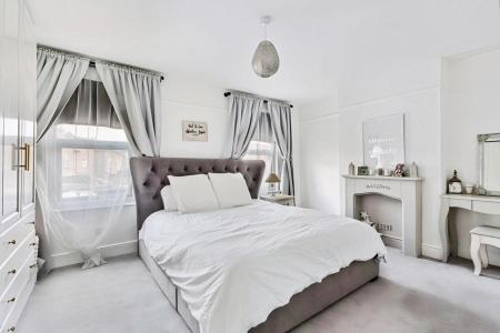 4 bedroom House to let in Leslie Park Road, Croydon - Surrey, CR0