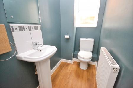 3 bedroom Semi-detached house to let in Deer Way, Horsham, RH12