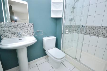 3 bedroom Semi-detached house to let in Deer Way, Horsham, RH12