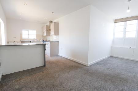 3 bedroom Flat for sale in Roe Farm Lane, Chaddesden, Derby, DE21