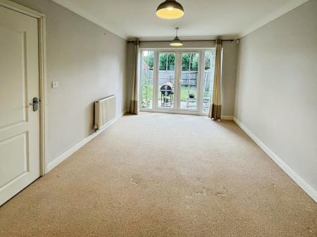 4 bedroom Semi-detached house to let in Ferncroft Walk, Chellaston, Derby, DE73