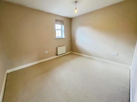 4 bedroom Semi-detached house to let in Ferncroft Walk, Chellaston, Derby, DE73